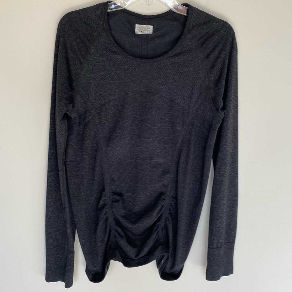 (L) Athleta Fast Track top; dark charcoal gray; thumb holes; excellent condition